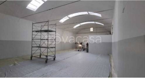 locale commerciale in affitto a Prato in zona Iolo