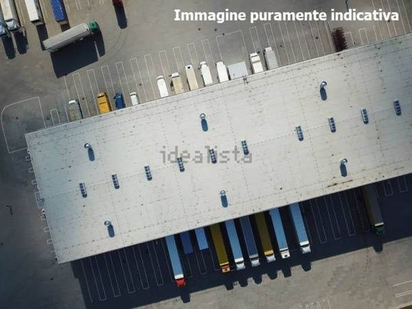 capannone in affitto a Prato in zona Paperino