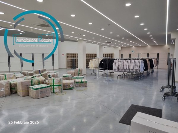 locale commerciale in affitto a Prato