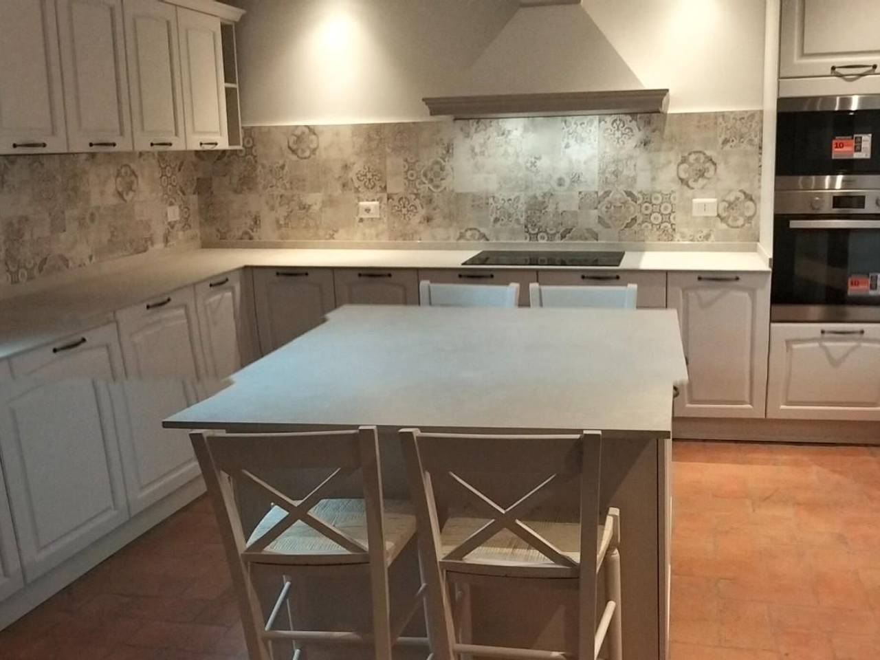 negozio in affitto a Prato in zona Iolo