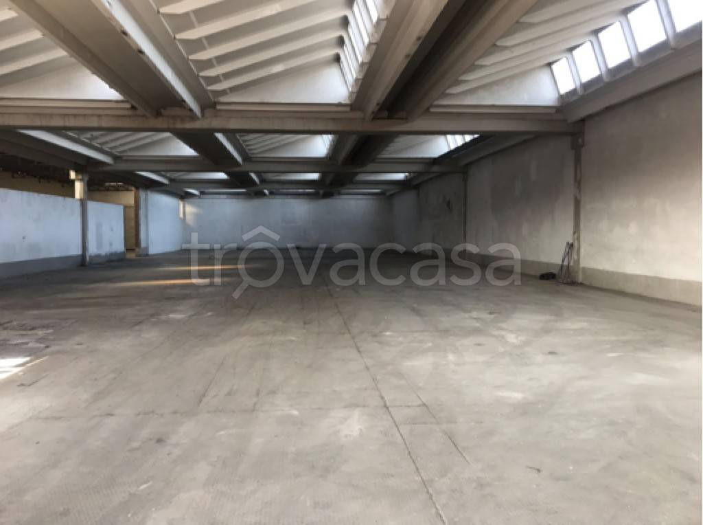 locale commerciale in affitto a Prato in zona Le Badie