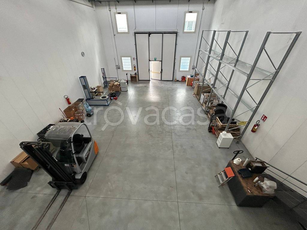 locale commerciale in affitto a Prato in zona Tobbiana