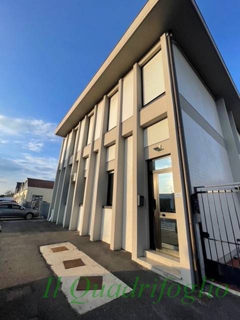 ufficio in affitto a Prato in zona Paperino