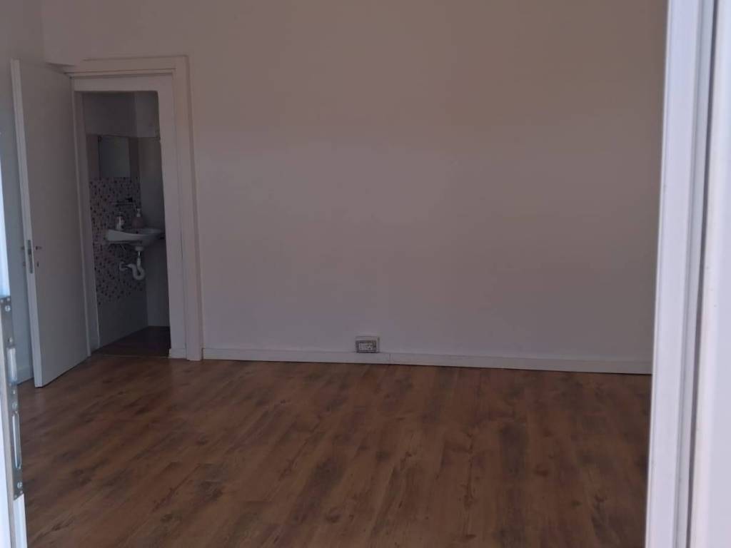 negozio in affitto a Prato in zona Galciana