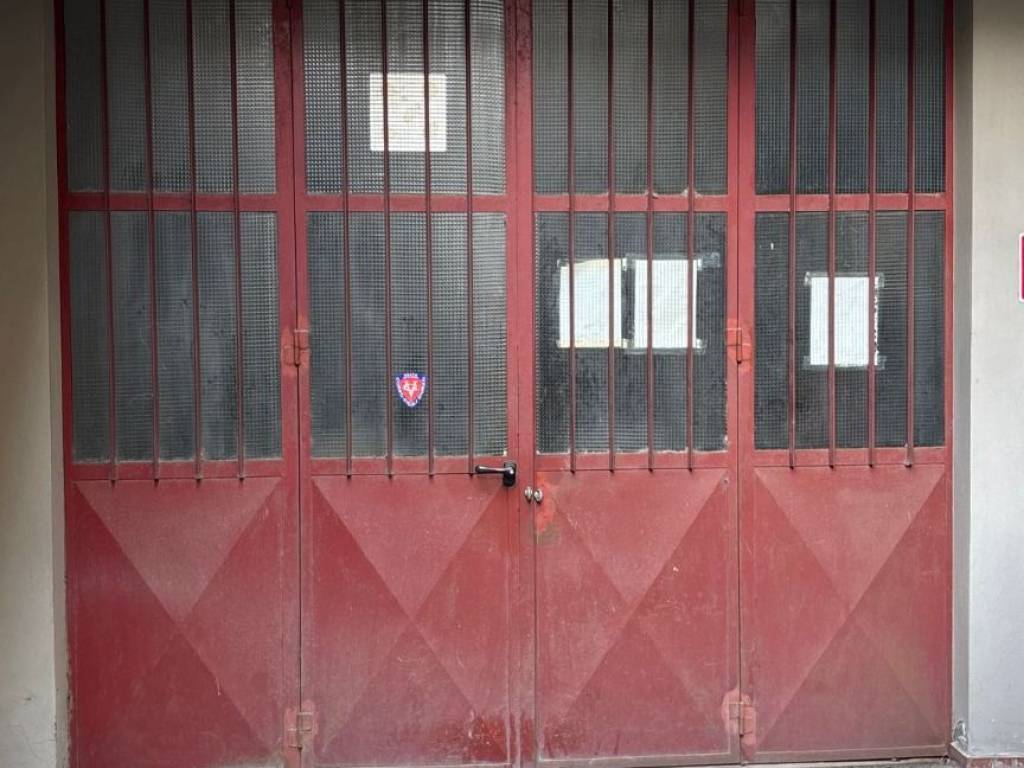 locale commerciale in affitto a Prato