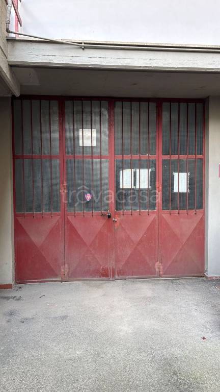 locale commerciale in affitto a Prato