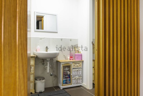 ufficio in affitto a Prato in zona Paperino