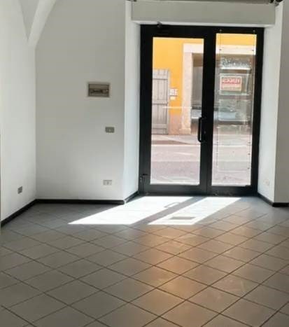 negozio in affitto a Prato