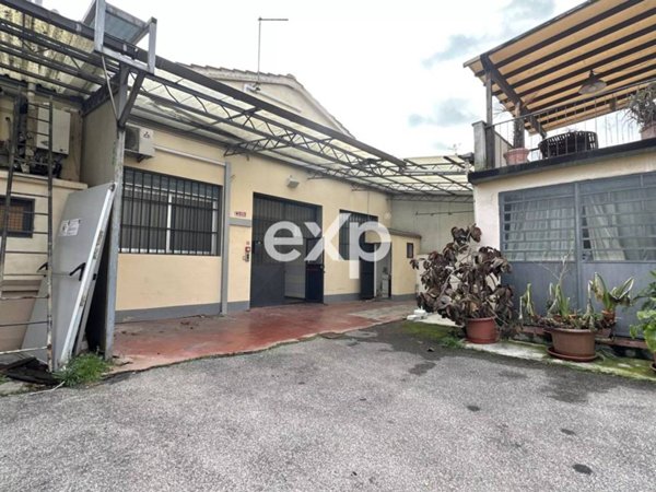 negozio in affitto a Prato in zona Cafaggio