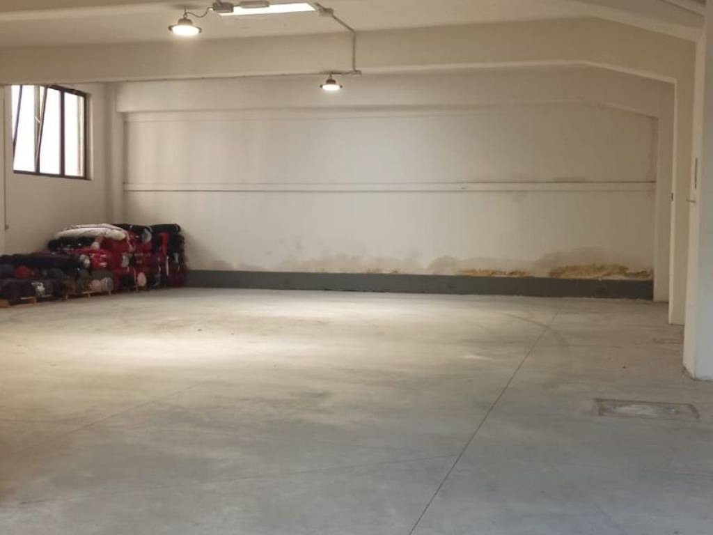 locale commerciale in affitto a Prato in zona Cafaggio