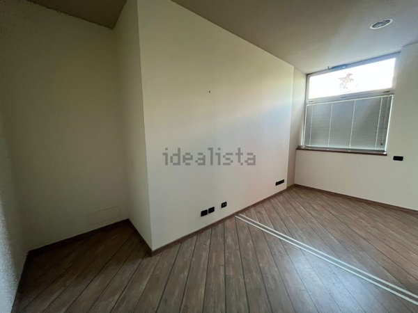 ufficio in affitto a Prato in zona Grignano