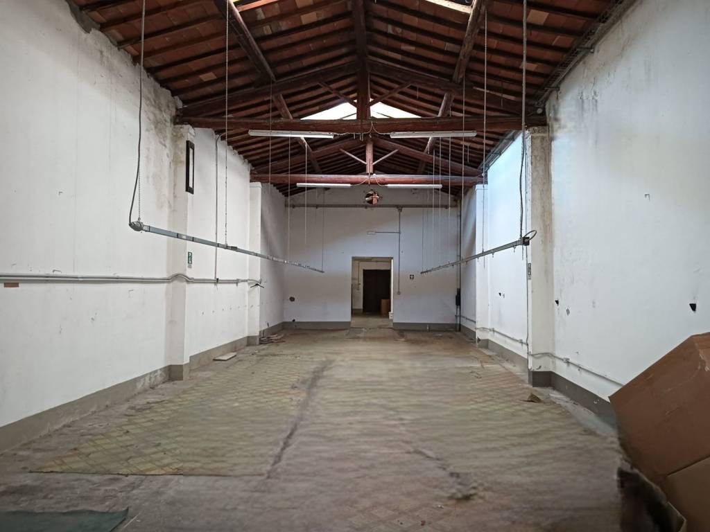 locale commerciale in affitto a Prato in zona Galciana