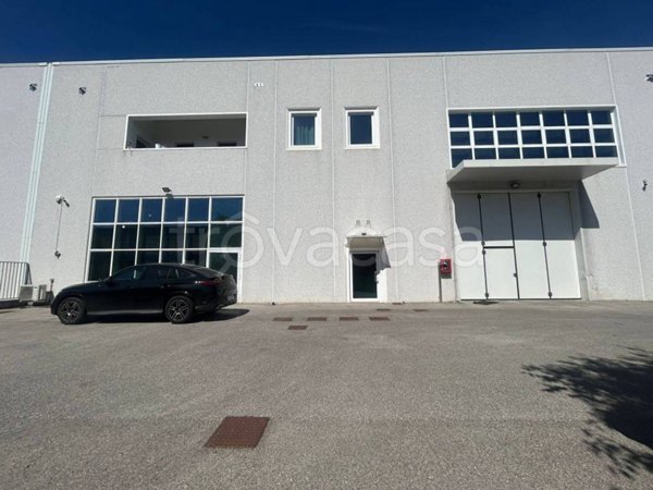 locale commerciale in affitto a Prato in zona Casale
