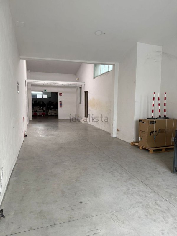 locale di sgombero in affitto a Prato