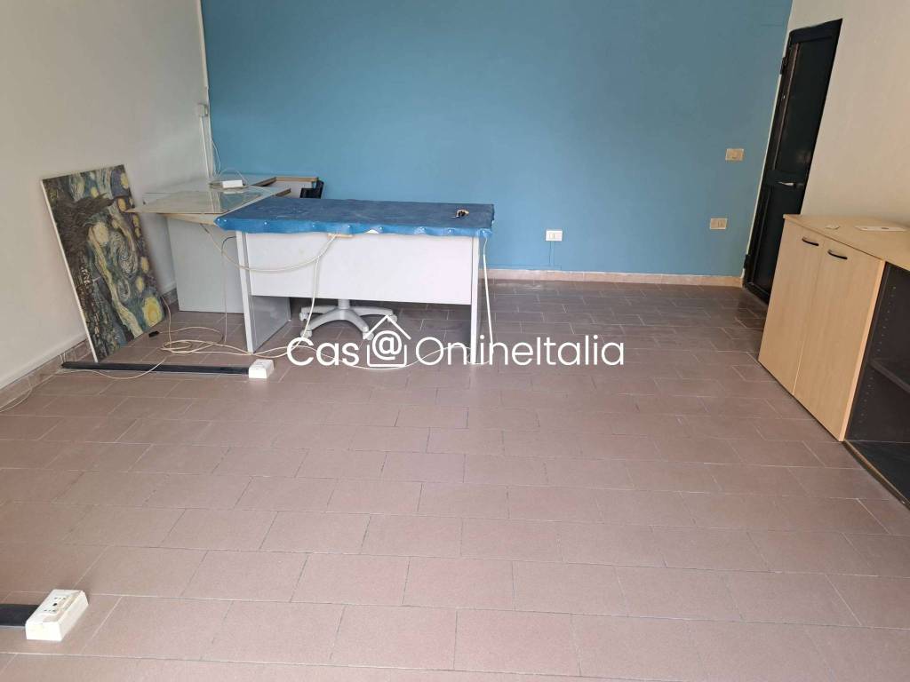 ufficio in affitto a Prato in zona Iolo