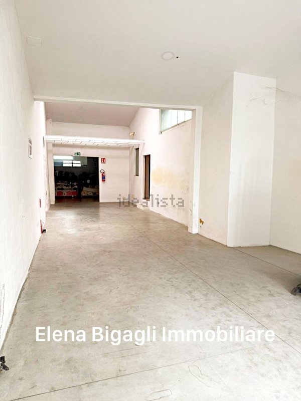 locale commerciale in affitto a Prato