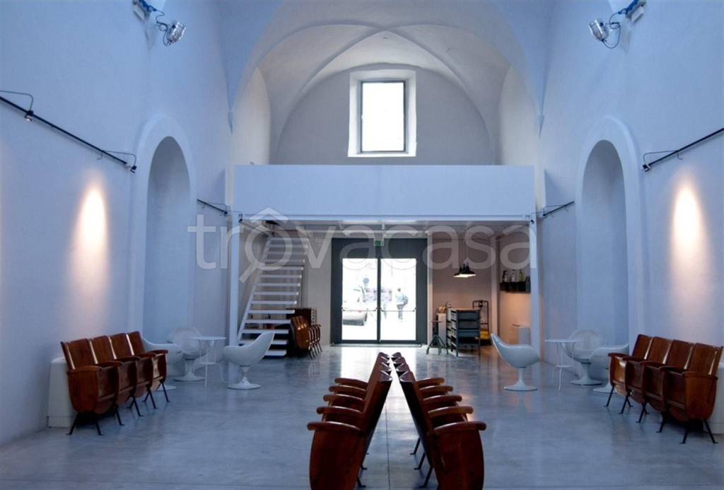 negozio in affitto a Prato