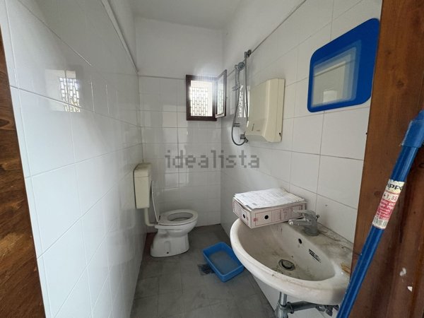 locale di sgombero in affitto a Prato