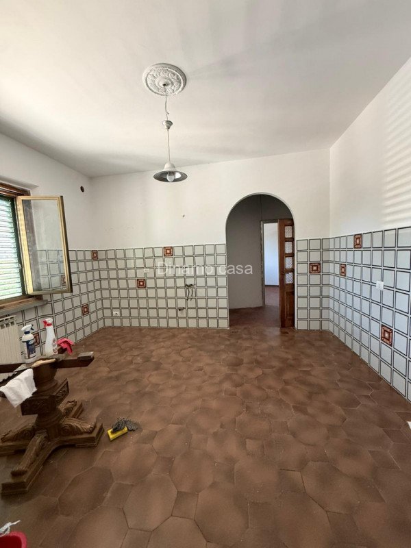 appartamento in affitto a Prato in zona Castelnuovo