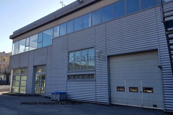 capannone in affitto a Prato in zona Paperino