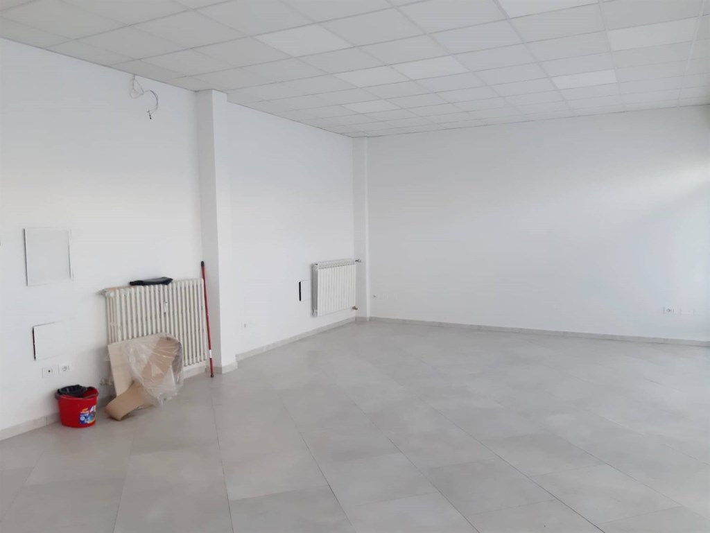 negozio in affitto a Prato in zona La Macine