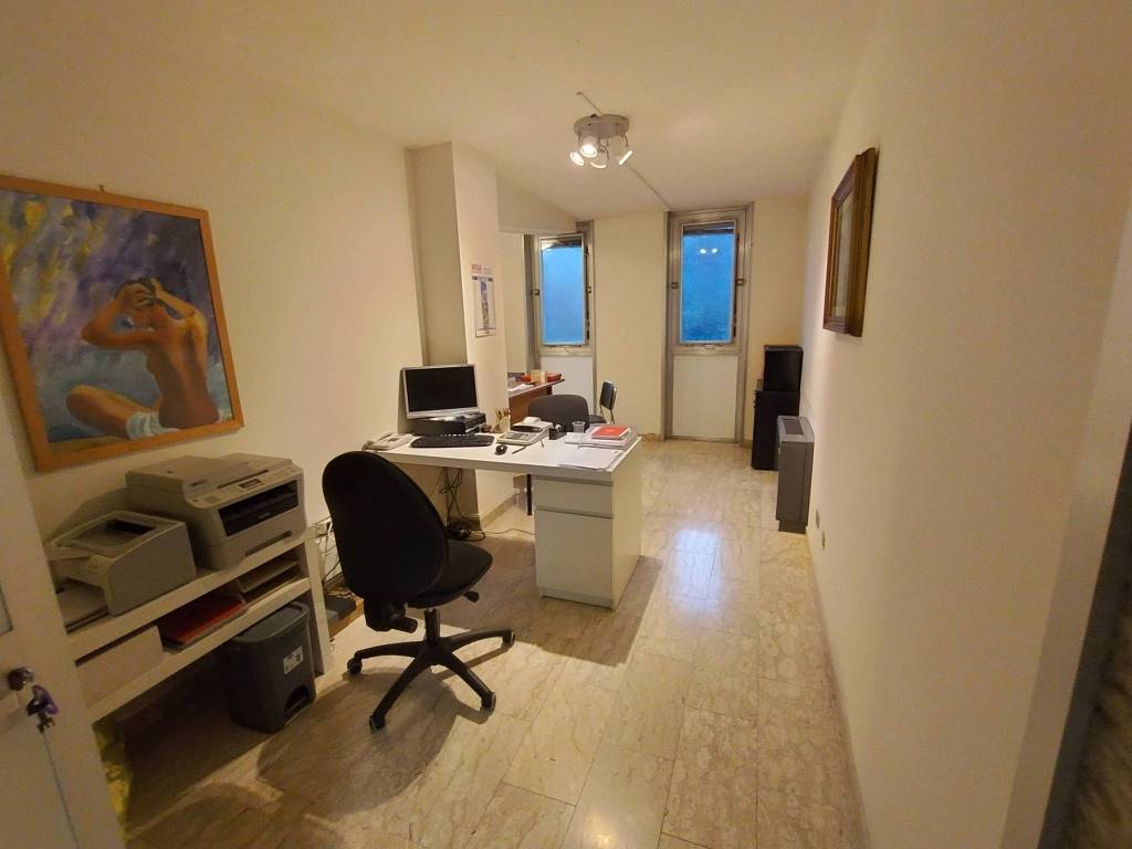 ufficio in affitto a Prato in zona Santa Gonda