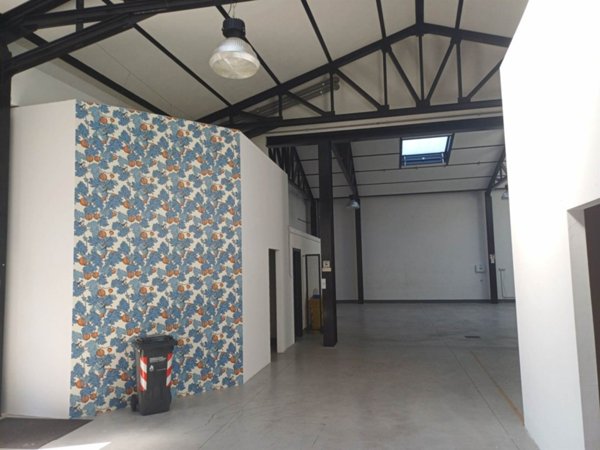 negozio in affitto a Prato in zona La Macine