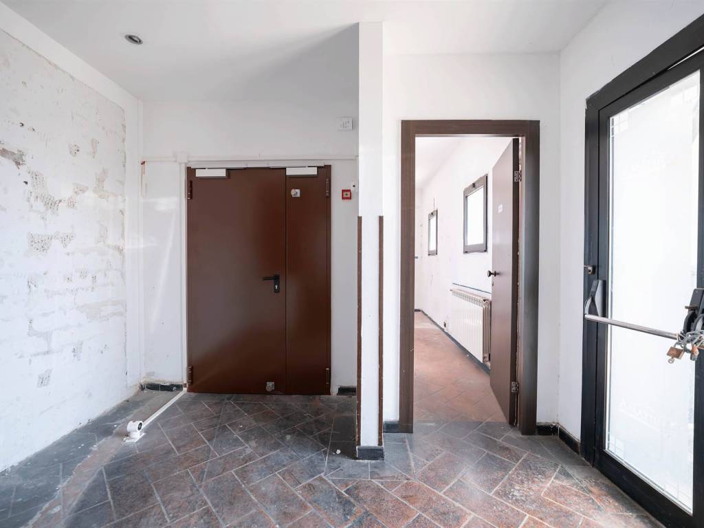 negozio in affitto a Prato