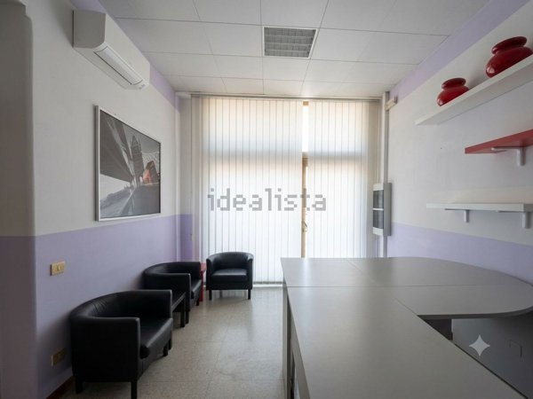 ufficio in affitto a Prato in zona Santa Gonda