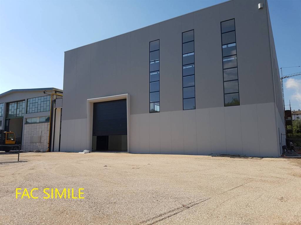locale commerciale in affitto a Prato in zona Le Badie