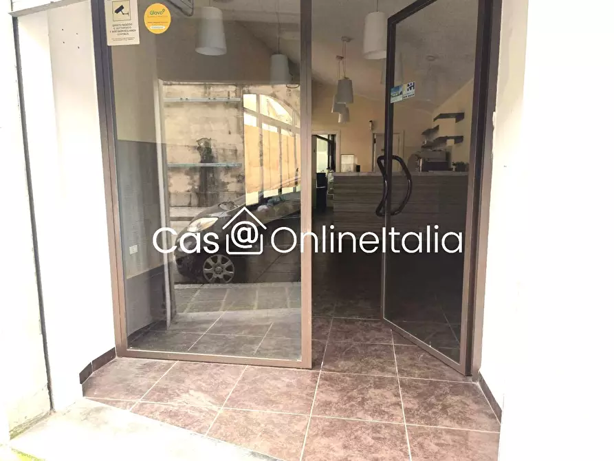 locale commerciale in affitto a Prato