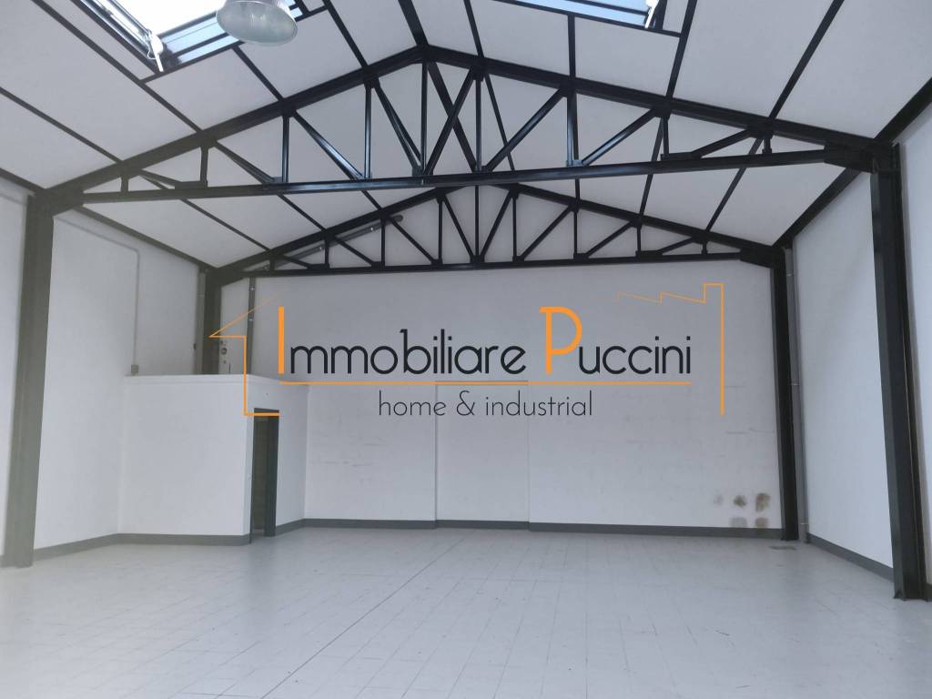locale commerciale in affitto a Prato