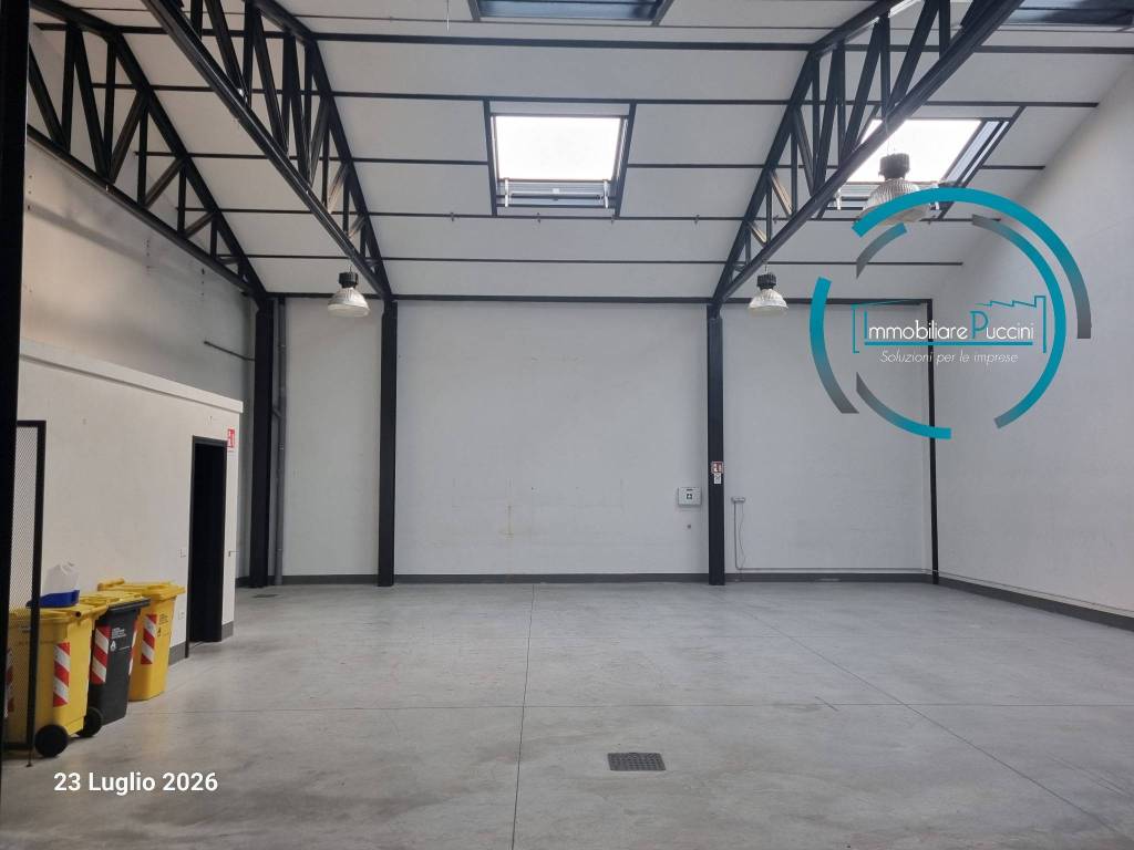 locale commerciale in affitto a Prato