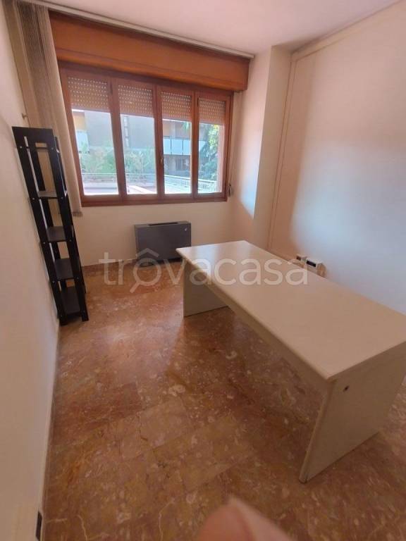 ufficio in affitto a Prato in zona Santa Gonda