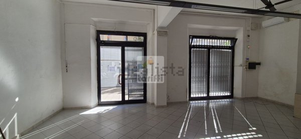 locale commerciale in affitto a Prato