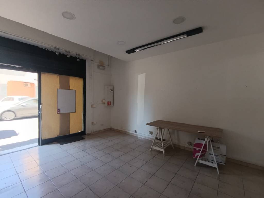 negozio in affitto a Prato