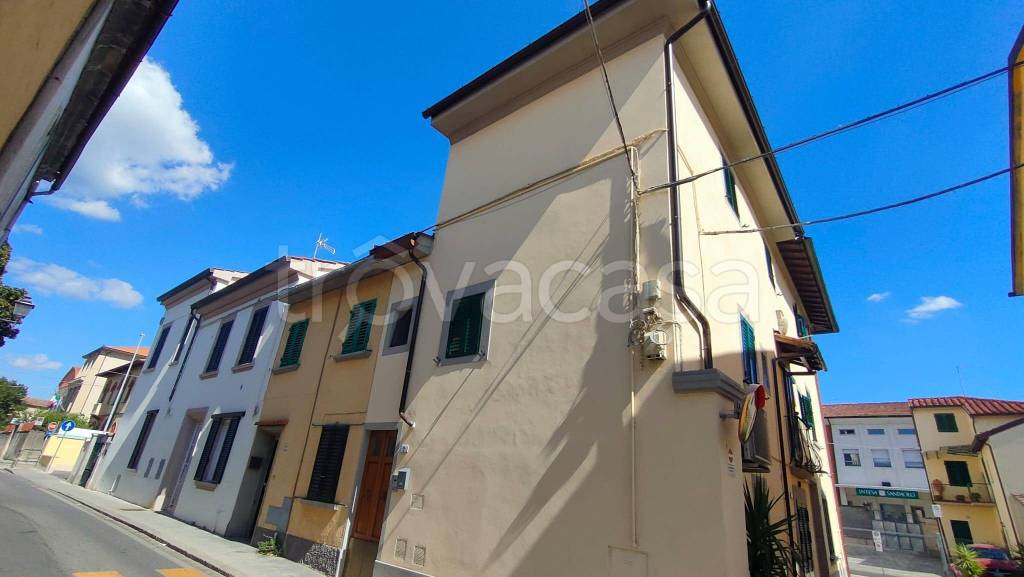 appartamento in affitto a Prato in zona Galciana