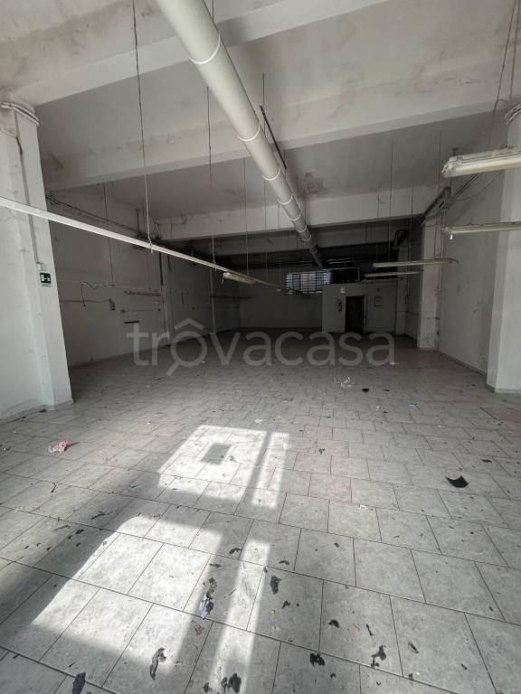 locale commerciale in affitto a Prato in zona Iolo
