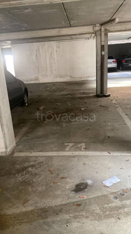 box auto in affitto a Prato