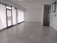 locale commerciale in affitto a Prato