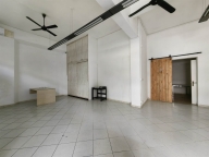 locale commerciale in affitto a Prato