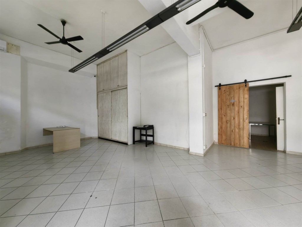 locale commerciale in affitto a Prato in zona Santa Gonda
