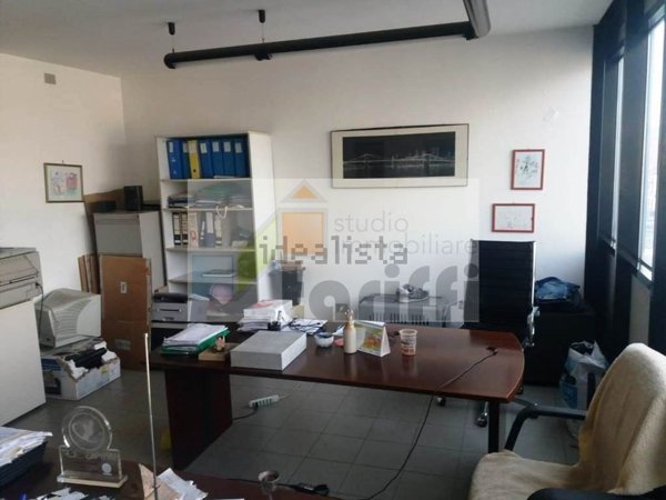 ufficio in affitto a Prato in zona Santa Gonda