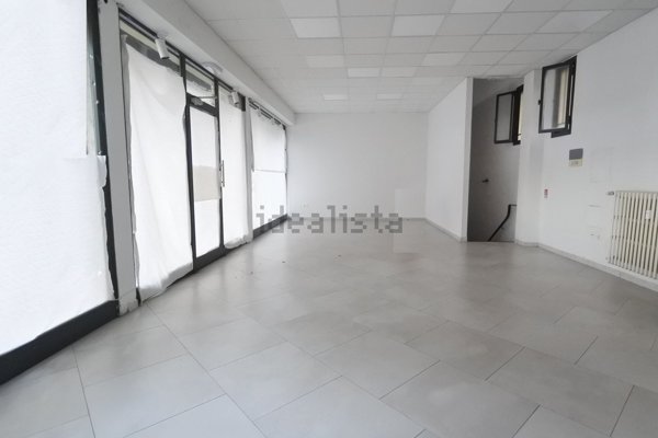 locale commerciale in affitto a Prato