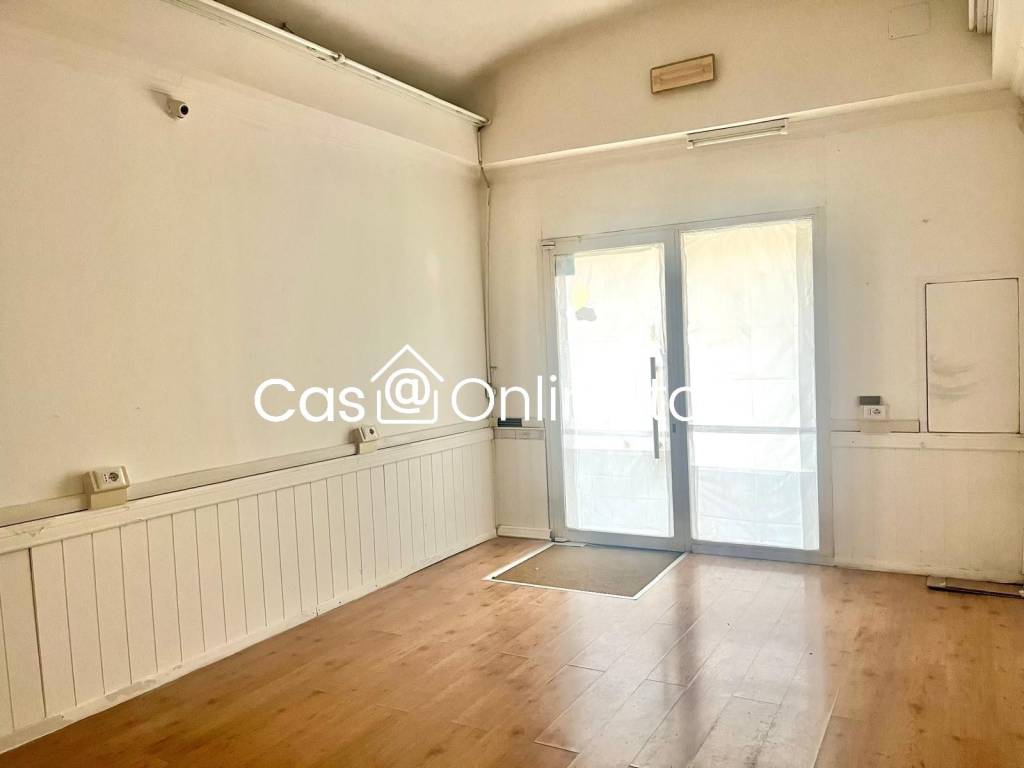 locale commerciale in affitto a Prato