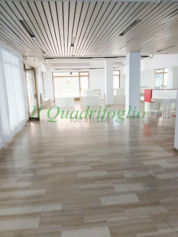 locale commerciale in affitto a Prato in zona Santa Gonda