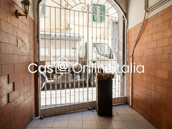 locale commerciale in affitto a Prato