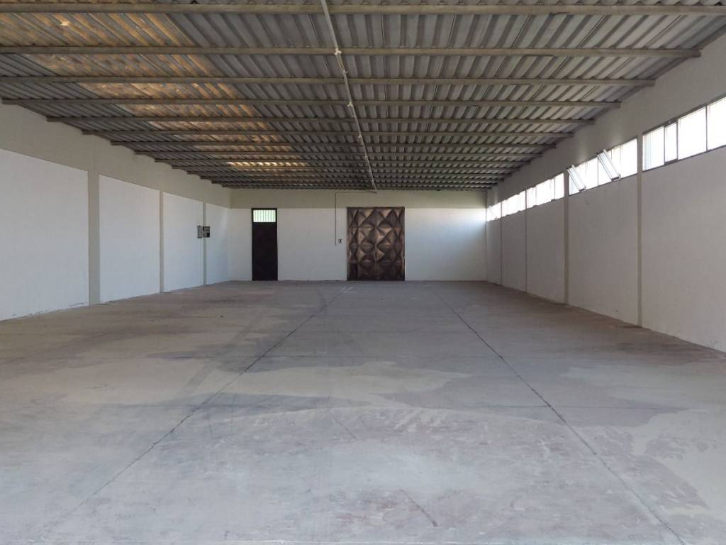 locale commerciale in affitto a Vaiano