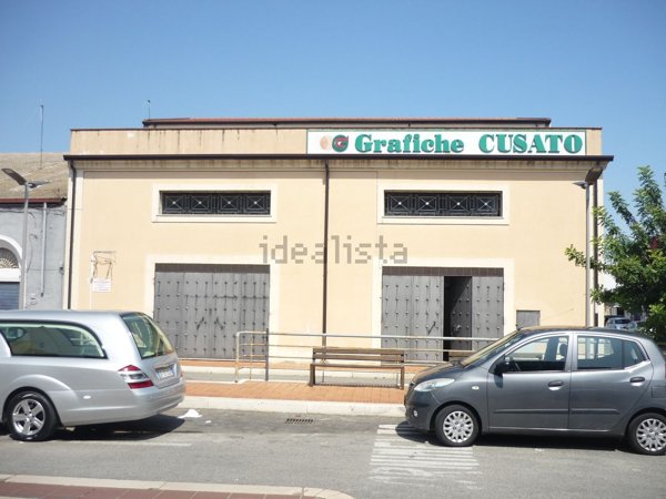 negozio in affitto a Crotone