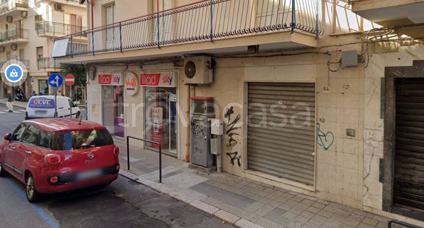 negozio in affitto a Crotone
